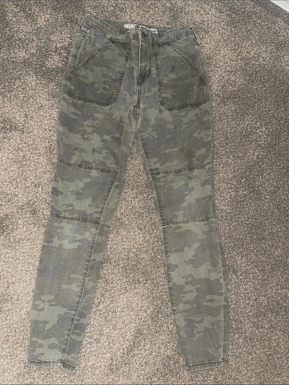 Mossimo Supply Co. Women’s Camo Skinny Jeans - Olive Green